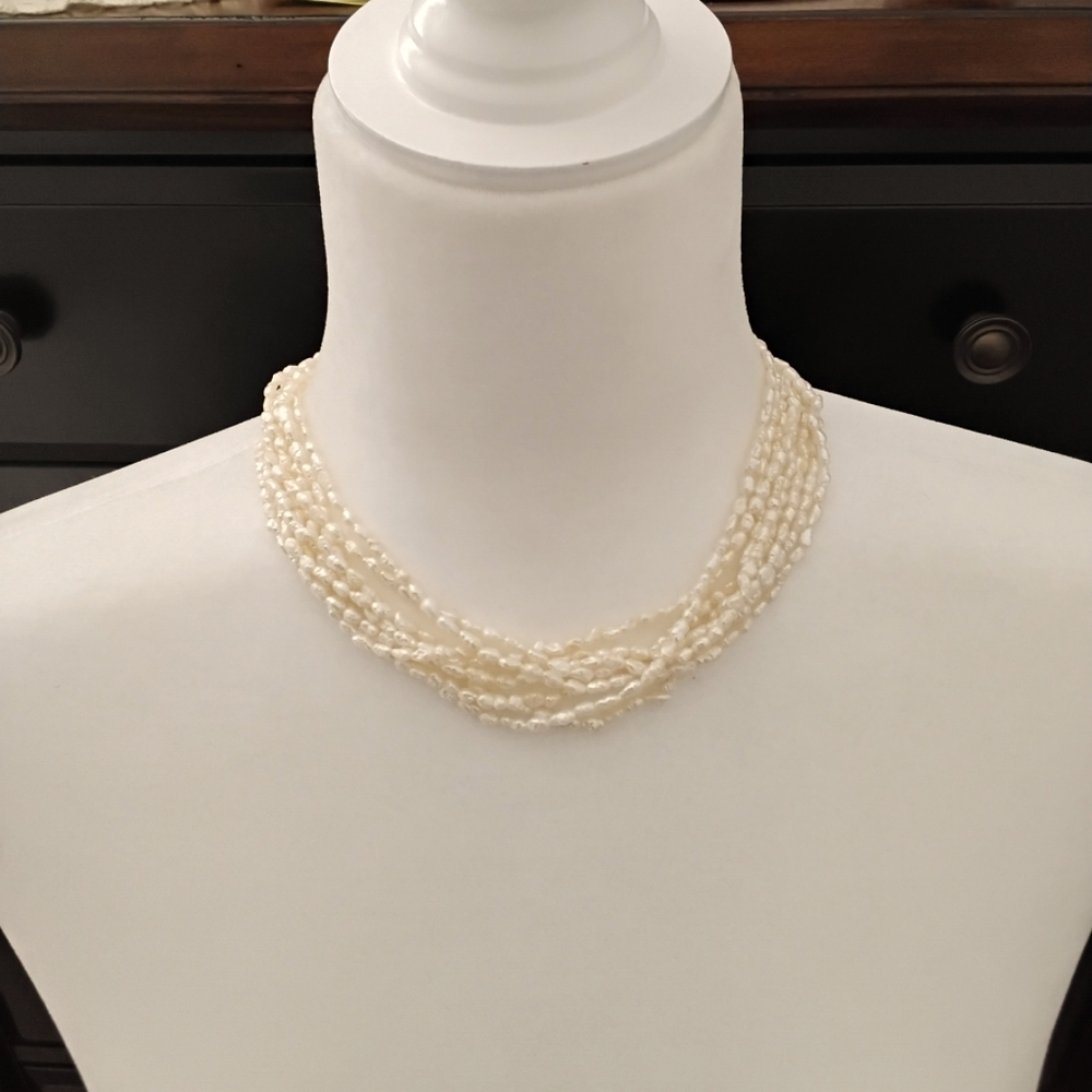 Elegant Pearl Necklace